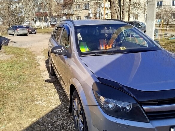 2005 Opel Astra H, серебристый, 550000 рублей