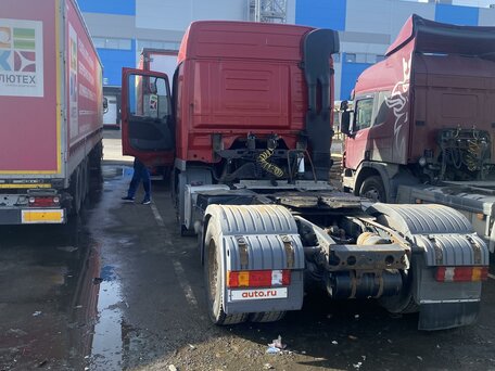 2008 Mercedes-Benz Actros, красный, 3300000 рублей, вид 5