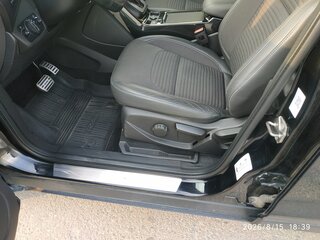 2017 Ford Kuga II Рестайлинг, чёрный, 1850000 рублей, вид 5