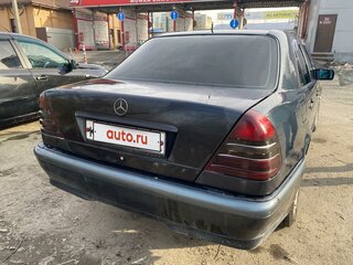 1998 Mercedes-Benz C-Класс 180 I (W202) Рестайлинг, синий, 1350000 рублей, вид 4