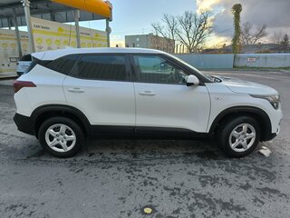 2020 Kia Seltos I, белый, 2250000 рублей, вид 4