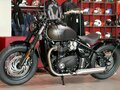 2024 Triumph Bonneville Bobber, серый, 1840000 рублей - вид 7