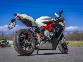 2013 MV Agusta F3 800, белый, 815000 рублей, вид 4