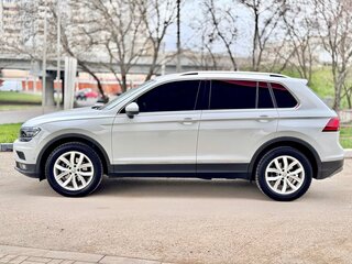 2017 Volkswagen Tiguan II, белый, 2720000 рублей, вид 5