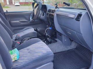 2000 Toyota Land Cruiser Prado 90 Series Рестайлинг, белый, 1780000 рублей, вид 4