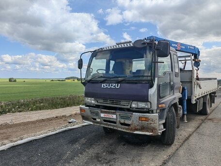 1984 Isuzu Forward (F-Series), фиолетовый, 3500000 рублей, вид 1