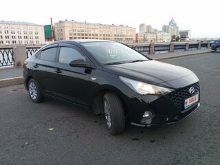 2021 Hyundai Solaris II Рестайлинг, чёрный, 1450000 рублей, вид 3