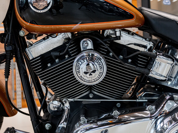 2008 Harley-Davidson Fat Boy, золотистый, 1300000 рублей - вид 30
