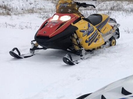 2004 BRP Ski-Doo MXZ Sport 600, жёлтый, 429000 рублей, вид 1