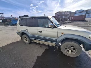 2000 Toyota Land Cruiser Prado 90 Series Рестайлинг, серебристый, 1300000 рублей, вид 3