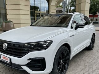 2018 Volkswagen Touareg III, белый, 5150000 рублей, вид 4