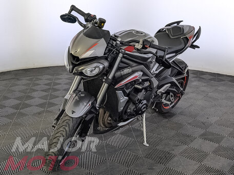 2020 Triumph Street Triple, серый, 825000 рублей, вид 4