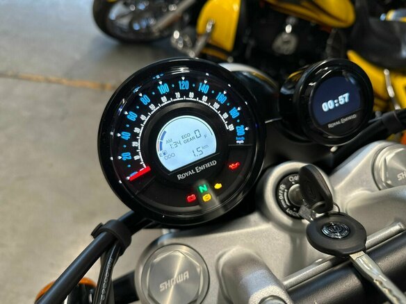 2025 Royal Enfield Super Meteor, чёрный, 755000 рублей - вид 7
