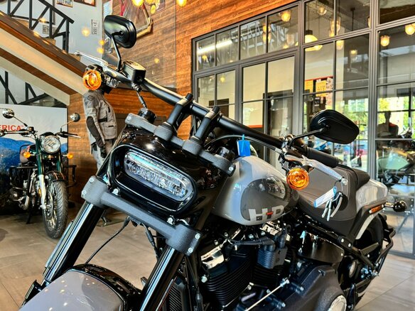 2024 Harley-Davidson Fat Bob, серый, 3250000 рублей - вид 12