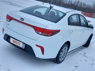 2020 Kia Rio IV, белый, 1528287 рублей, вид 5