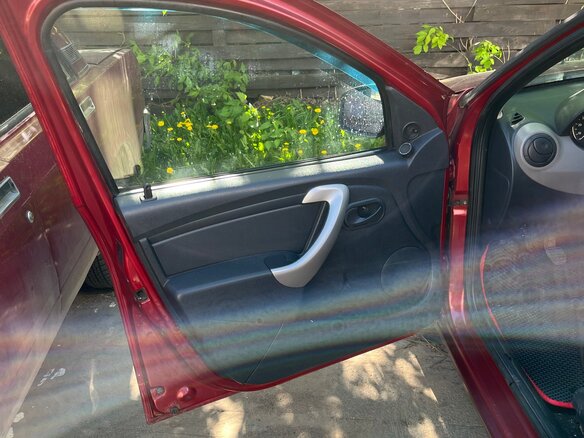 2012 Renault Sandero I, красный, 530000 рублей - вид 27