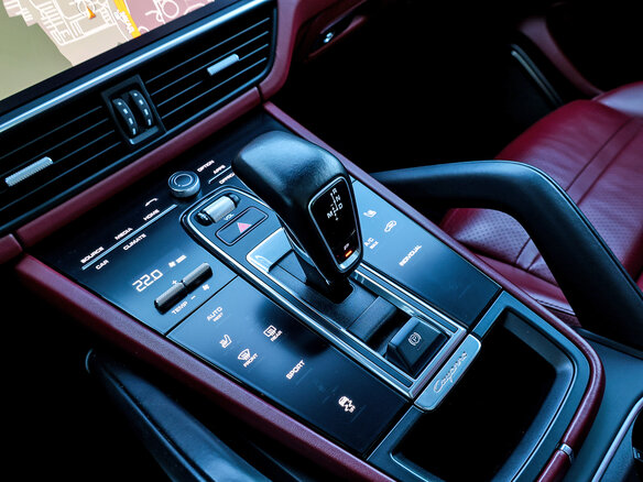 2020 Porsche Cayenne III, чёрный - вид 25