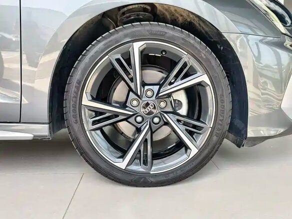 2023 Audi A3 35 TFSI IV (8Y), серебристый - вид 15