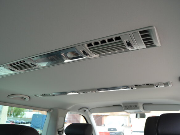 2013 Volkswagen Caravelle T5 Рестайлинг, чёрный - вид 9