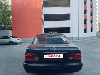 1999 Mercedes-Benz E-Класс 240 II (W210, S210), чёрный, 360000 рублей, вид 5
