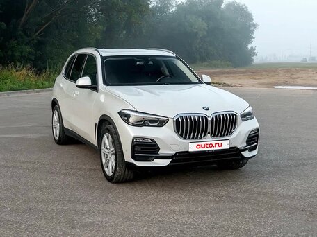 2020 BMW X5 25d IV (G05/G18), белый, 5300000 рублей, вид 4