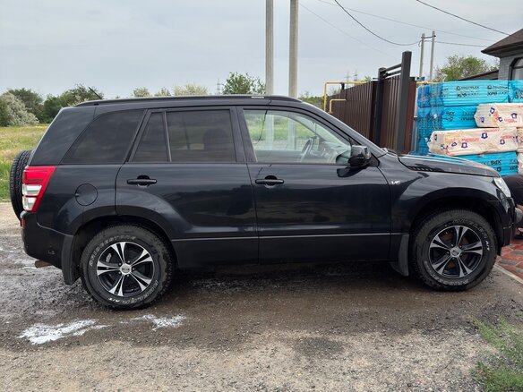 2005 Suzuki Grand Vitara II, чёрный, 800000 рублей - вид 2