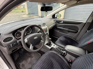 2010 Ford Focus II Рестайлинг, белый, 610000 рублей, вид 5