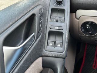 2011 Volkswagen Golf VI, красный, 850000 рублей, вид 4