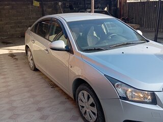 2010 Chevrolet Cruze I, серебристый, 700000 рублей, вид 2