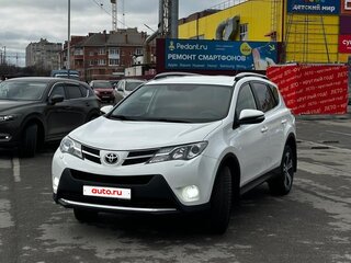 2014 Toyota RAV4 IV (XA40), белый, 2400000 рублей, вид 1
