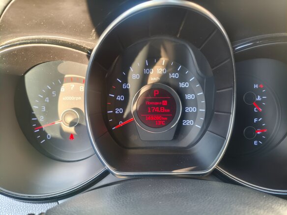 2015 Kia Rio III Рестайлинг, чёрный, 1100000 рублей - вид 10