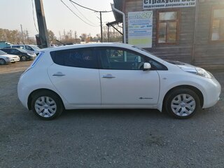 2013 Nissan Leaf I (ZE0/AZE0), белый, 615000 рублей, вид 3