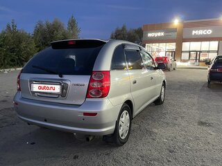 2000 Toyota Nadia, серебристый, 670000 рублей, вид 2