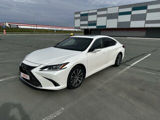 2018 Lexus ES 250 VII, белый, 4250000 рублей, вид 1