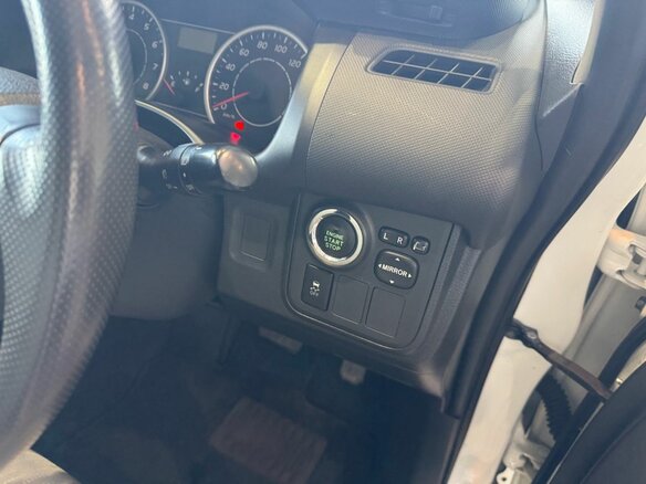 2010 Toyota Wish II, белый - вид 8
