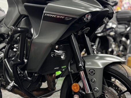 2021 Yamaha Tracer 9, серый, 1100000 рублей, вид 3