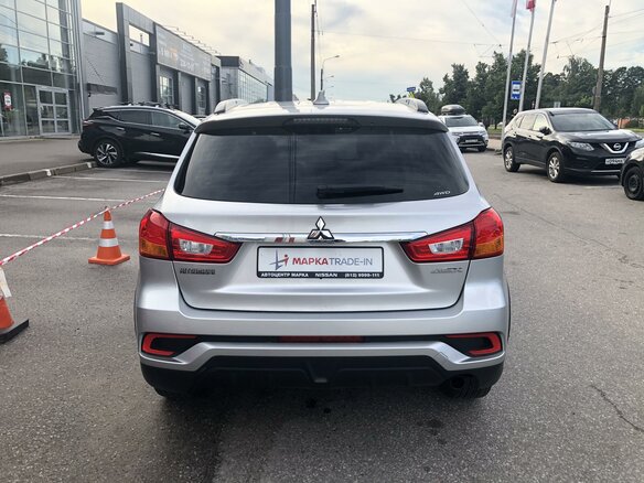2017 Mitsubishi ASX I Рестайлинг 2, серебристый - вид 4