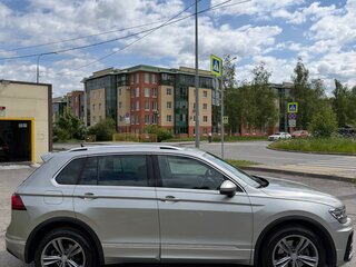 2018 Volkswagen Tiguan II, серебристый, 2880000 рублей, вид 4