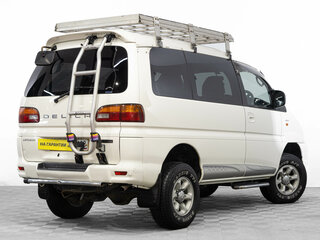 2002 Mitsubishi Delica IV, белый, 1399000 рублей, вид 4