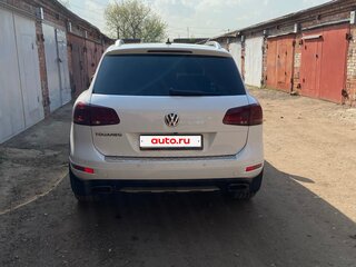 2013 Volkswagen Touareg II, белый, 2170000 рублей, вид 4