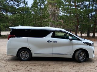 2018 Toyota Alphard III Рестайлинг, белый, 4850000 рублей, вид 4