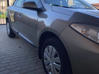 2010 Renault Fluence I, бежевый, 890000 рублей, вид 2