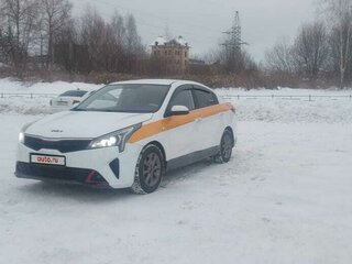 2021 Kia Rio IV Рестайлинг, белый, 1400000 рублей, вид 1