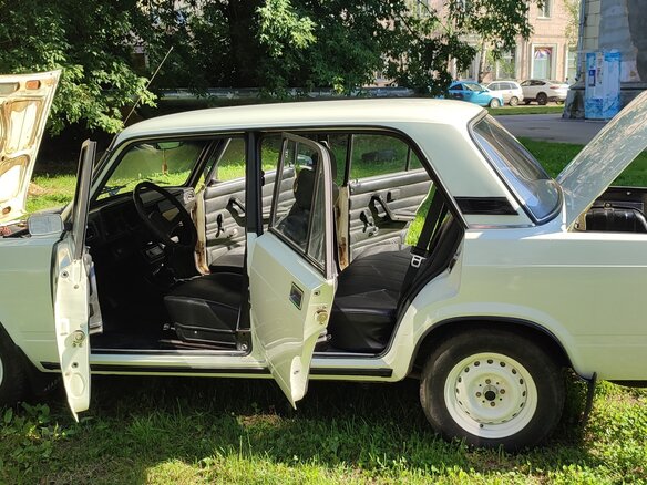 1997 Lada (ВАЗ) 2105, белый, 250000 рублей - вид 14