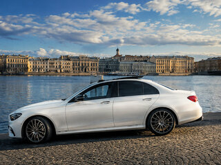 2021 Mercedes-Benz E-Класс 350 V (W213, S213, C238) Рестайлинг, белый, 5200000 рублей, вид 2
