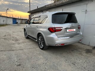 2019 Infiniti QX80 I Рестайлинг 2, серебристый, 5800000 рублей, вид 4