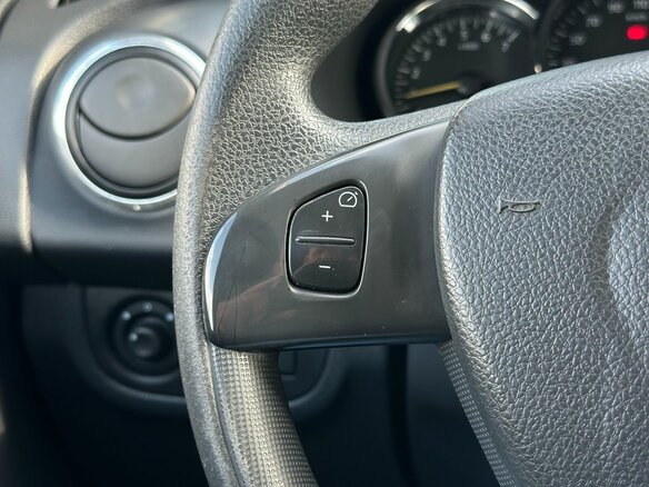 2016 Renault Logan II, серебристый, 675000 рублей - вид 13
