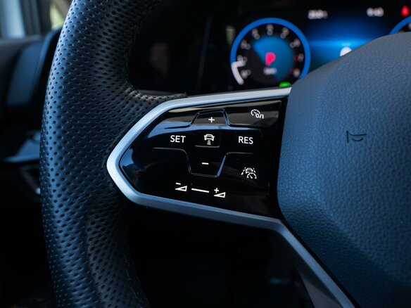 2024 Volkswagen Golf VIII, белый - вид 15