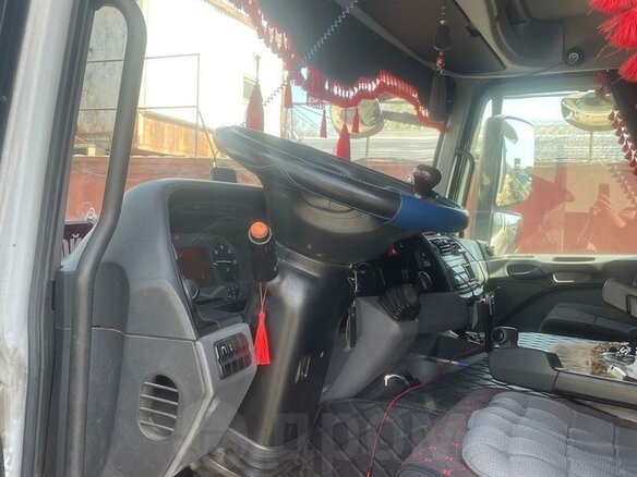 2019 Mercedes-Benz Actros, белый, 6500000 рублей - вид 2