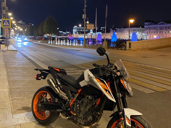 2021 KTM 890 Duke R, белый, 770000 рублей - вид 12